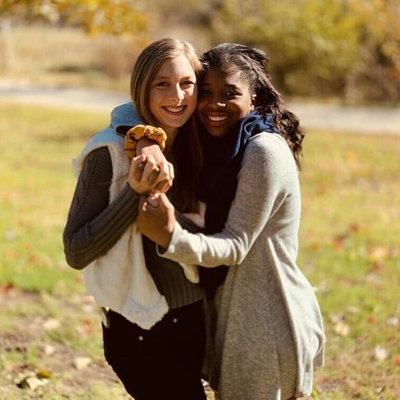 Meet your Posher, Mariah - Picture 1 of 1